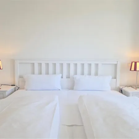 Apartment 444, Seepark *