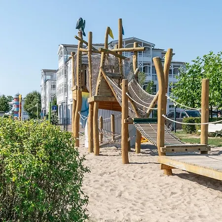 Apartment 444, Seepark *